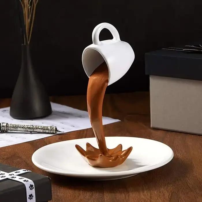 Sculpture de tasse à café flottante, décoration de cuisine, versement magique, éclaboussures, décor 