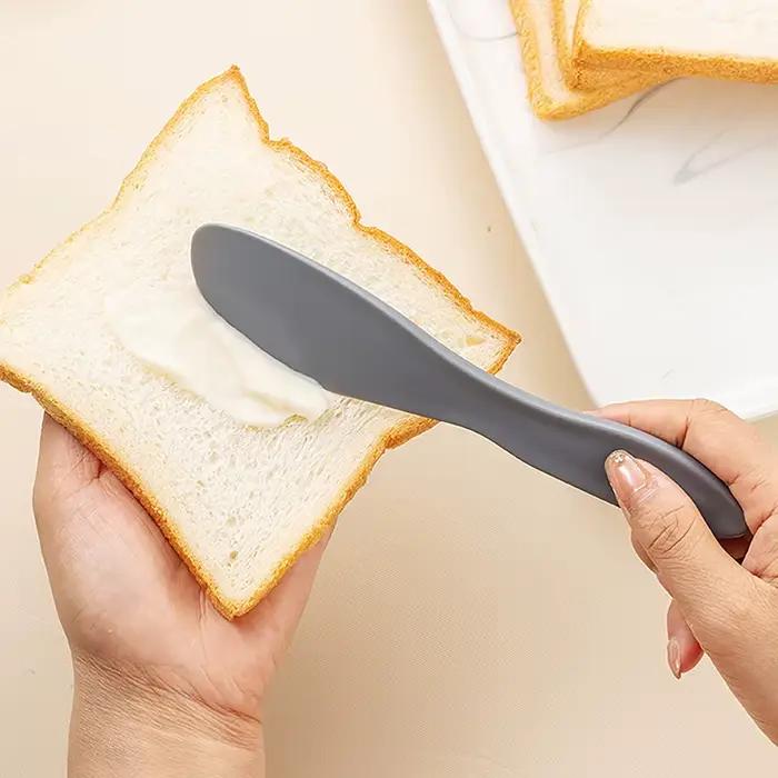 Spatule de cuisine en plastique