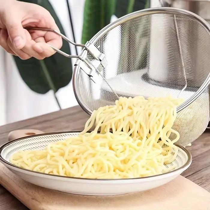 Upgrade Your Kitchen with This Foldable Frying Strainer Basket - Perfect for French Fries & More!