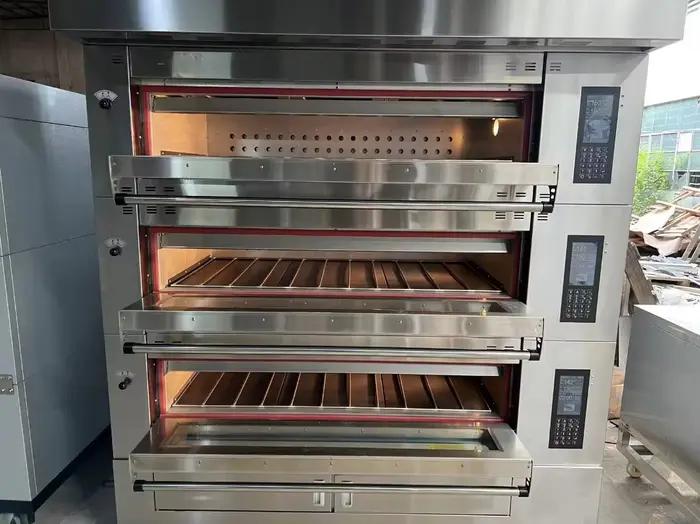 Four à pizza et à gâteaux au gaz industriel avec machine à cuire sur pierre pour équipement de boulangerie