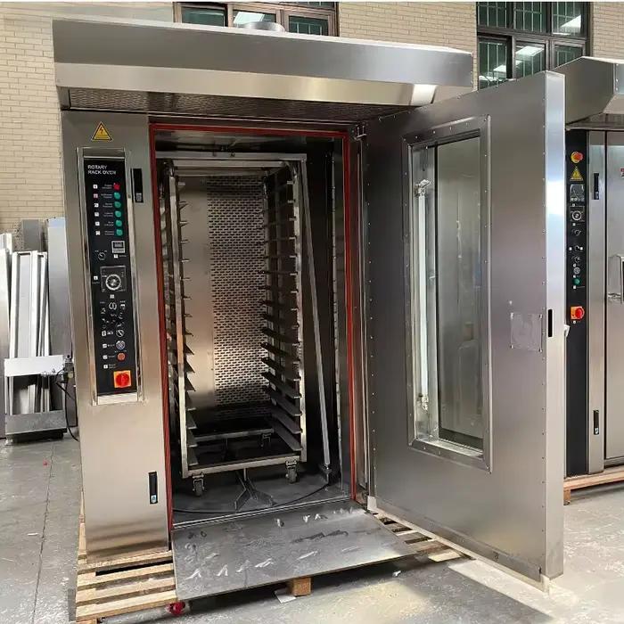 Four à convection commercial
