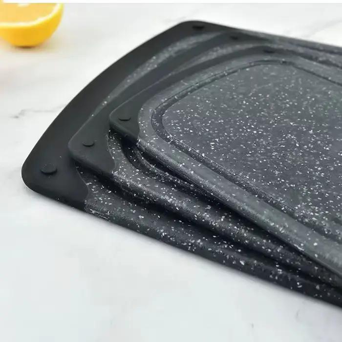 Planche à découper en plastique motif marbre antidérapante pour la cuisine occasions spéciales préparation de repas élégante à offrir