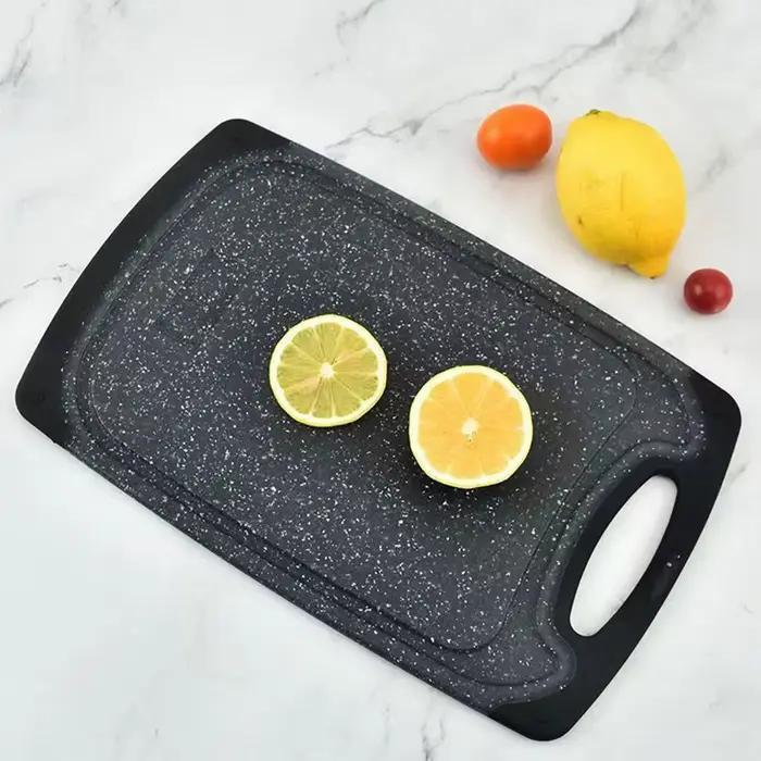 Planche à découper en plastique motif marbre antidérapante pour la cuisine occasions spéciales préparation de repas élégante à offrir