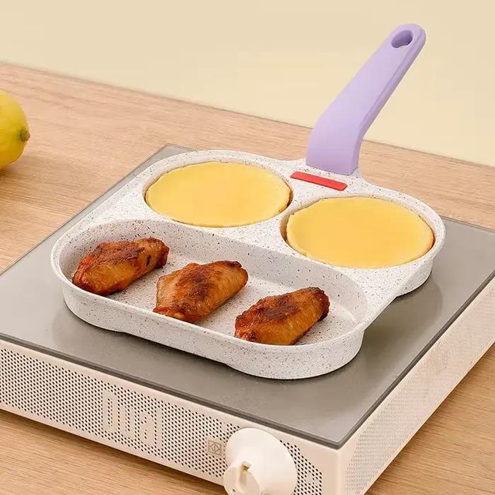 Poêle à omelette épaisse antiadhésive à 3 trous