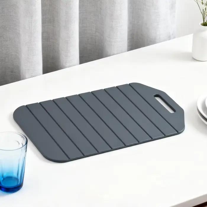 Planche à découper pliable double face pour cuisine, maison, camping et comptoir d'appartement en plastique respectueux de l'environnement pour usage multiforme et facile à nettoyer