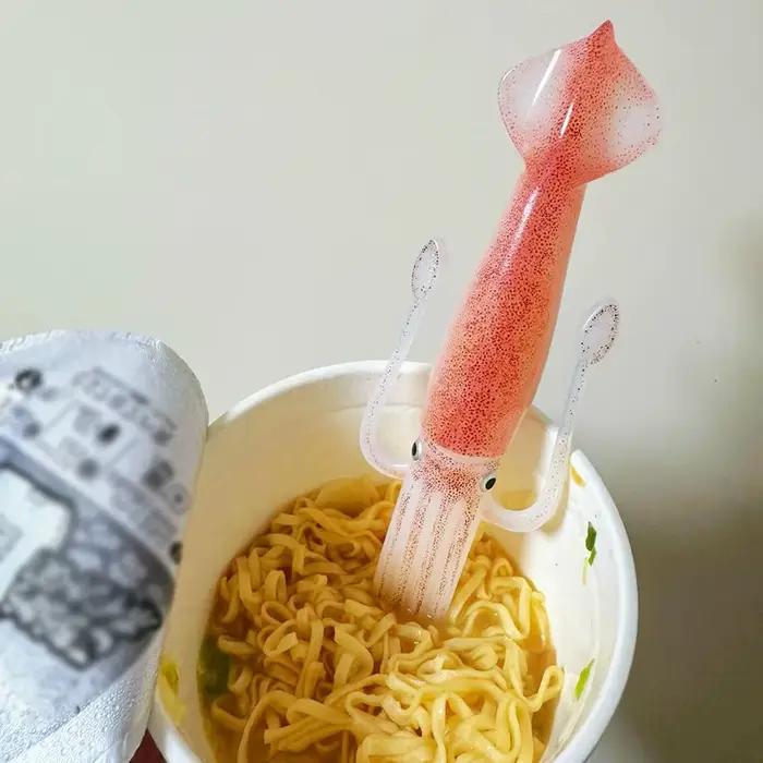 Fourchette à nouilles en forme de poulpe