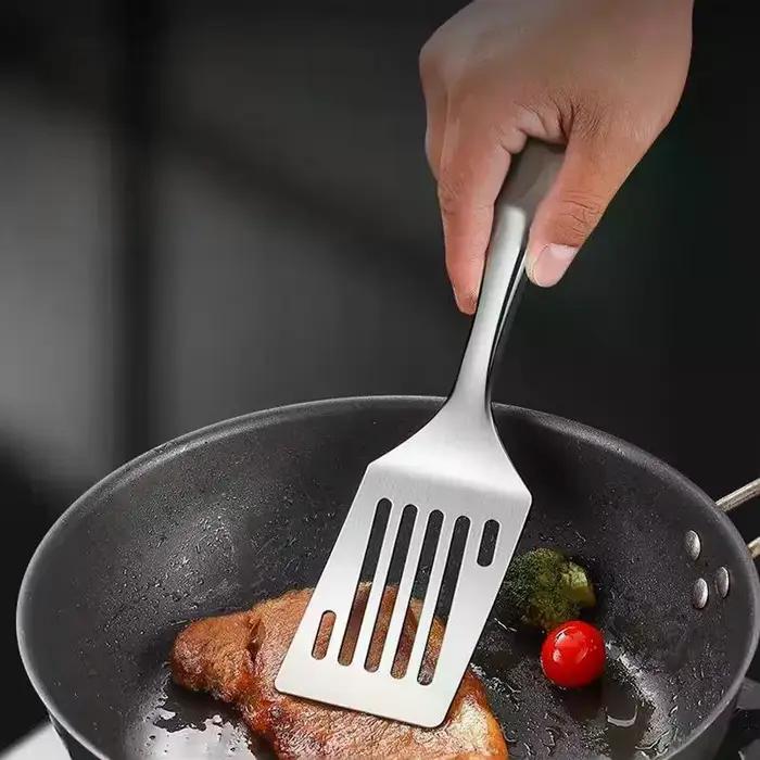Spatule à steak en acier inoxydable pour la cuisson et le service polyvalents, durable et facile à nettoyer