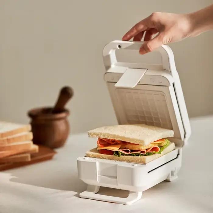 Machine à sandwich et gaufrier 2-en-1 compacte pour le petit-déjeuner à domicile