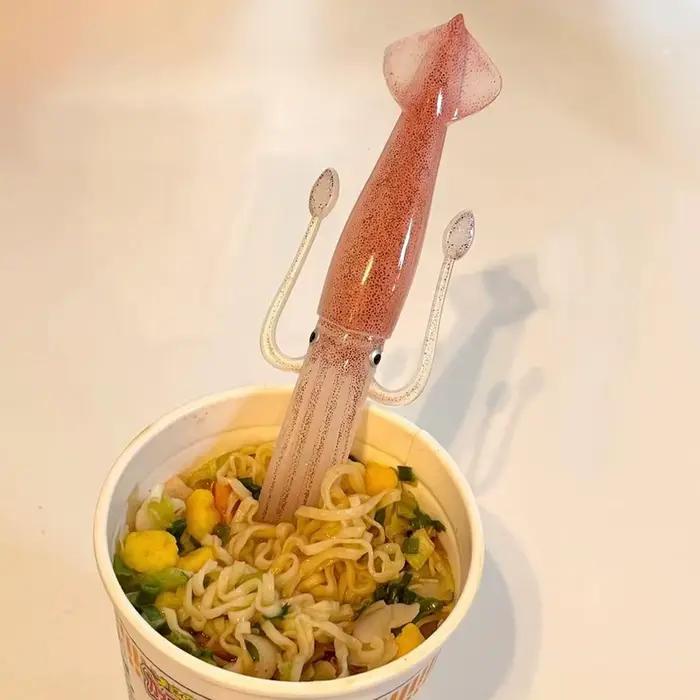 Fourchette à nouilles en forme de poulpe